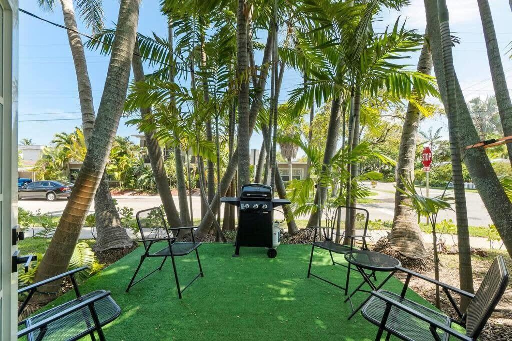 Walk To Las Olas Banyan Room Palm Paradise Inn Fort Lauderdale Exterior foto